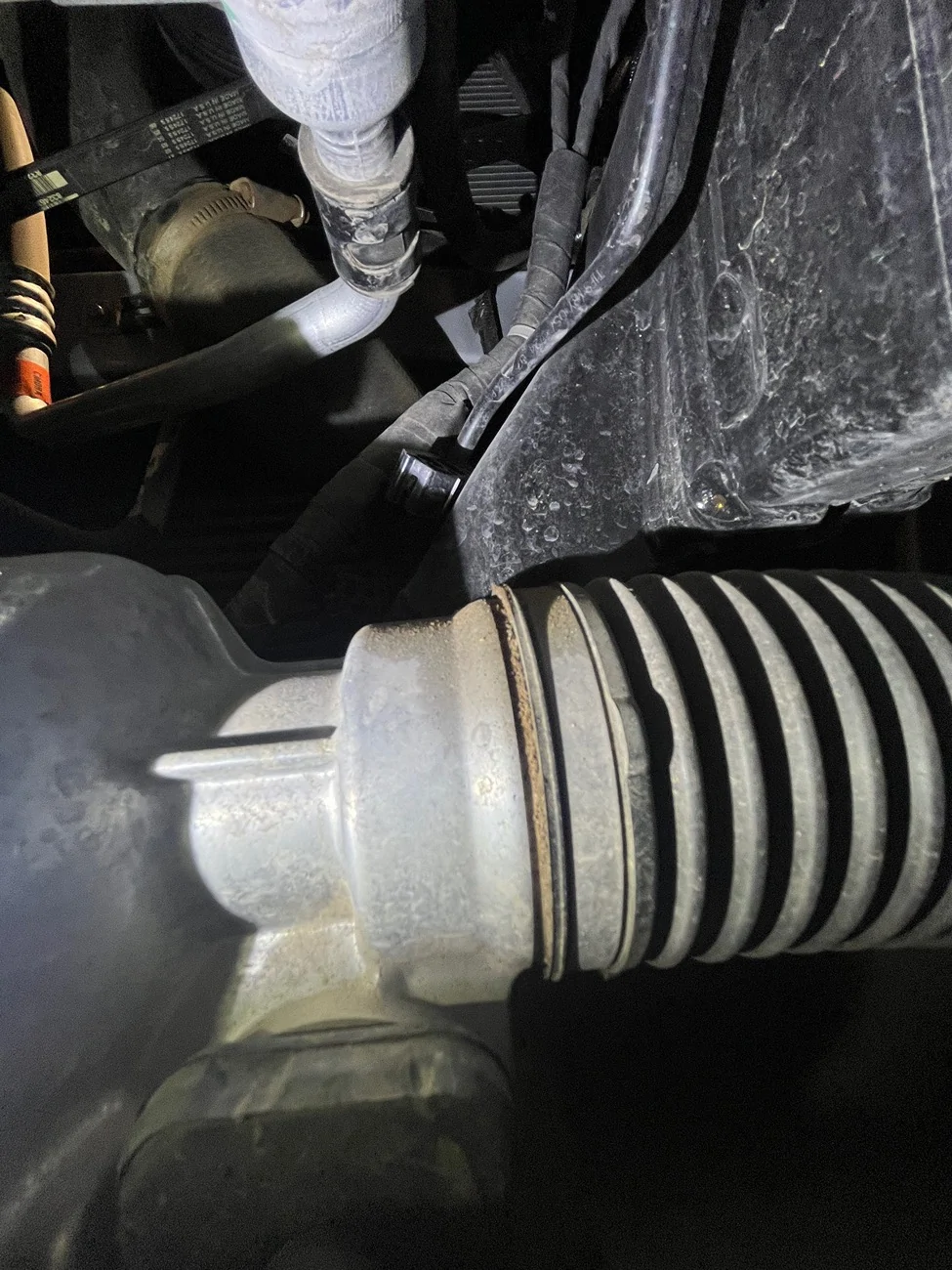 Ford Ranger 2024 Ranger 2.3L 4x4 multiple leaks 10k miles IMG_7893