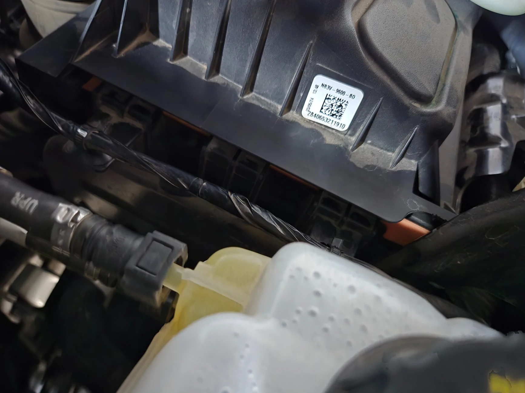 Ford Ranger Replacing the air filter 20250829_172140