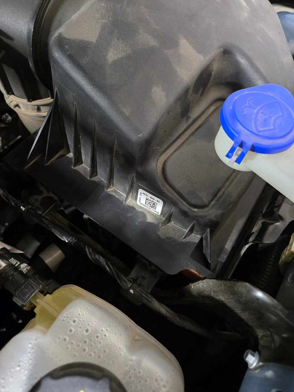 Ford Ranger Replacing the air filter 20250829_172742