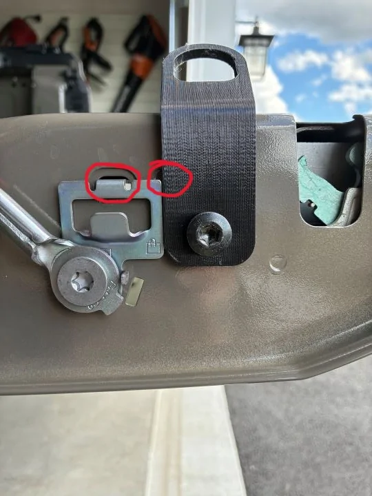 Ford Ranger Tailgate Anchor Point - Options? IMG_9548