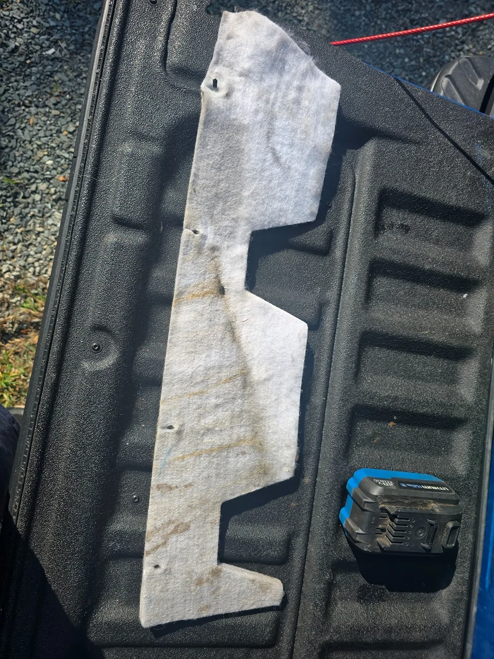 Ford Ranger White Item Between Cab and Truck Box 20250906_100249