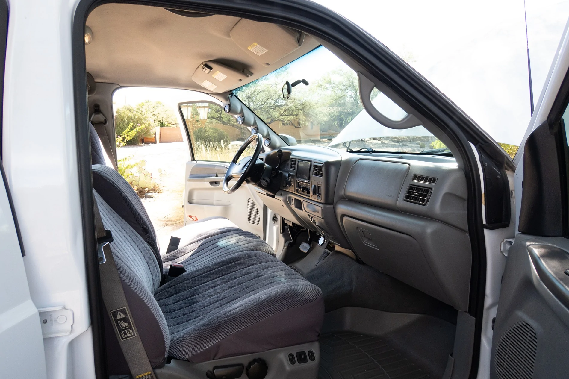 Ford Ranger Getting in and out (especially out) of the Ranger Raptor … what’s your trick? f350-43