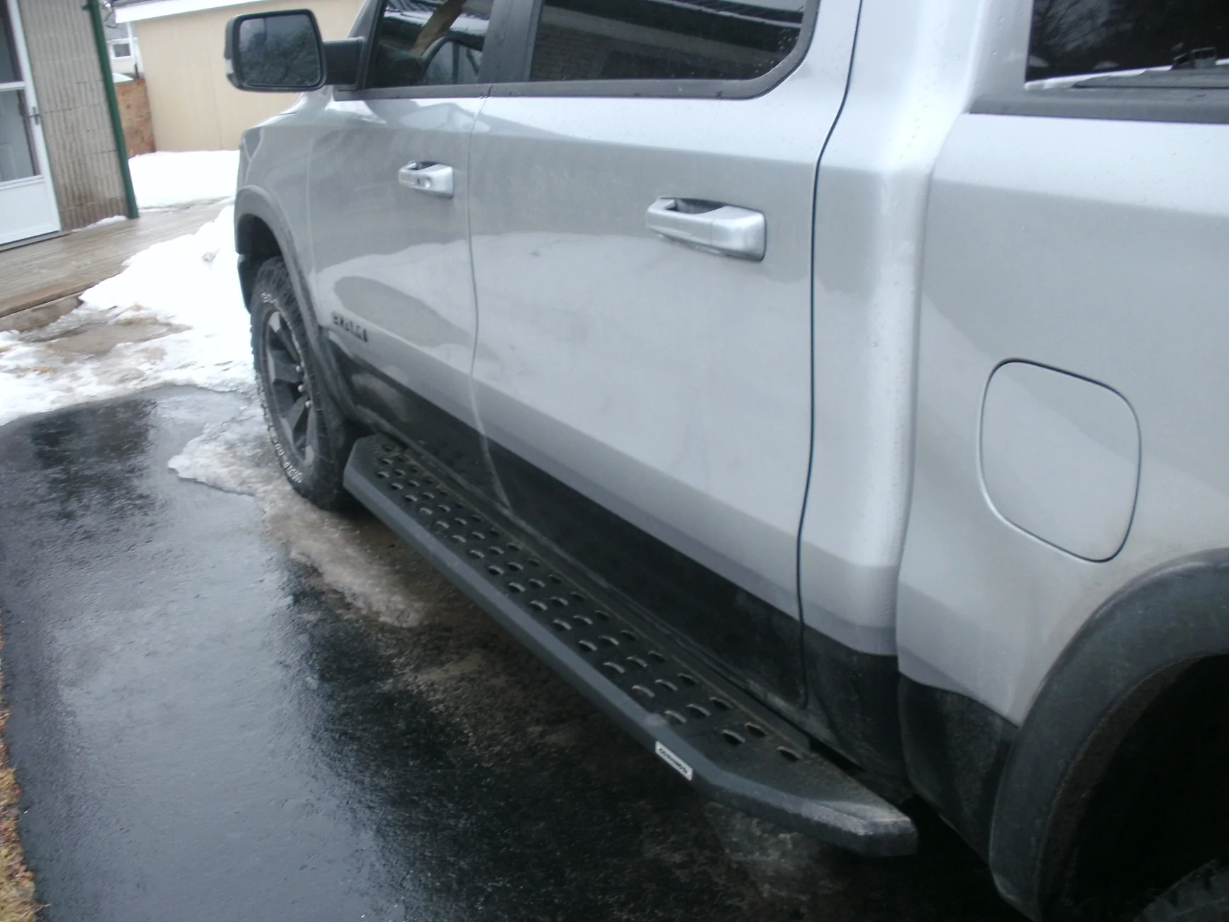 Ford Ranger Rock chips without running boards? Drv side backvi