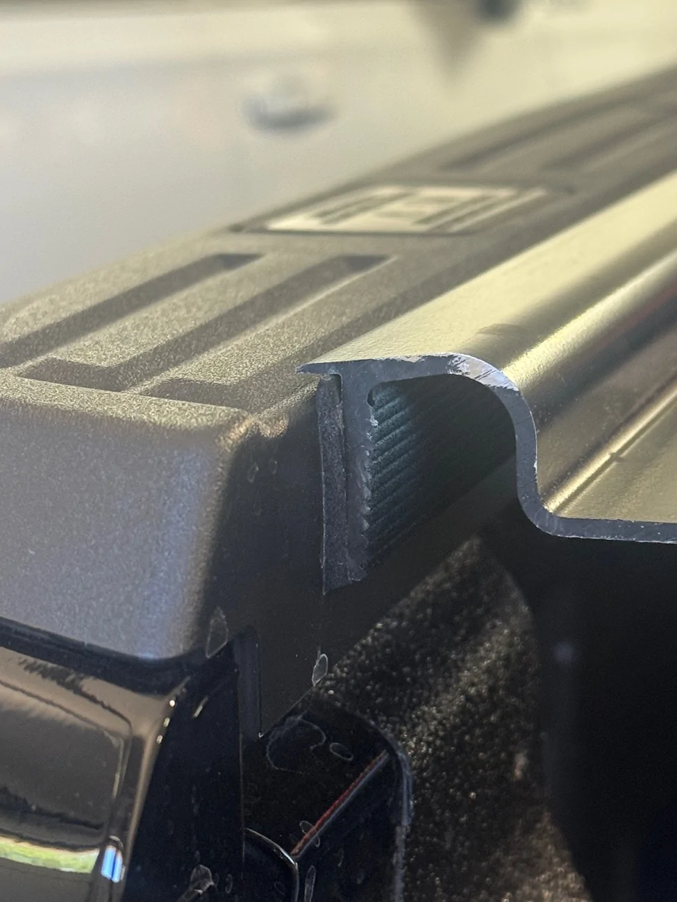Ford Ranger Leaking Lomax Trifold on Ranger Raptor IMG_2692