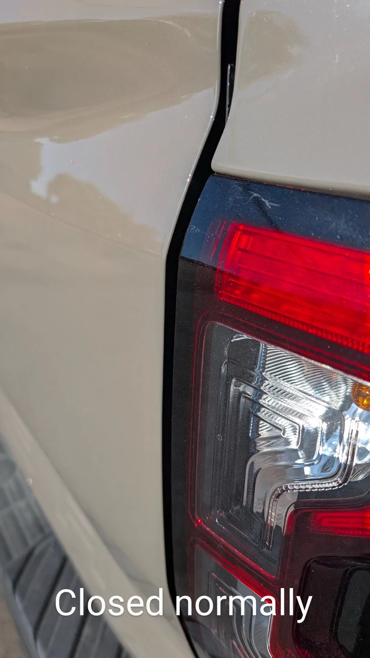Ford Ranger How does your tailgate open? Is this common? PXL_20251003_190604715~2