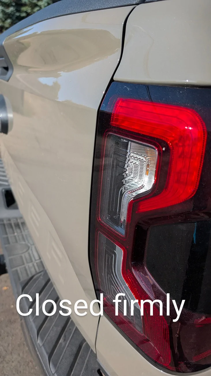 Ford Ranger How does your tailgate open? Is this common? PXL_20251003_190555364~2