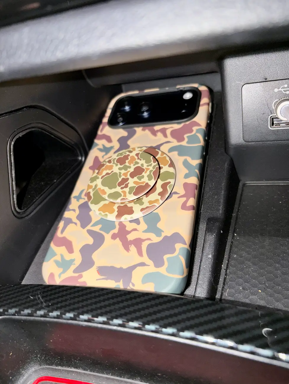 Ford Ranger iPhone 17 Pro Max fits in wireless charging spot? Screenshot 2025-10-07 at 6.53.51 AM