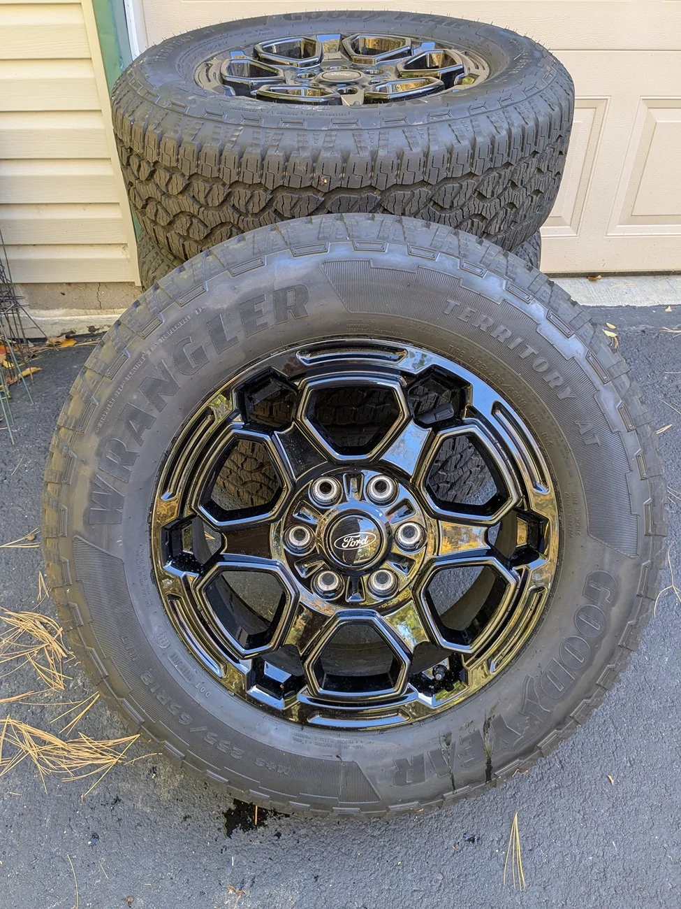 Ford Ranger FX4 Black 18" Wheels and Tires - New. Western WI PXL_20251019_182124644