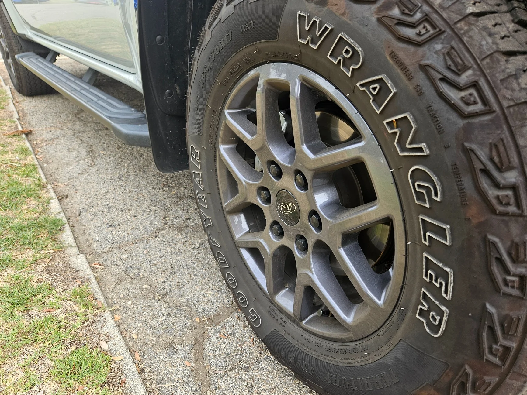 Ford Ranger SOLD THROUGH- Gorilla spline lug nut Kit FOR $4 -LINK 20251025_103640