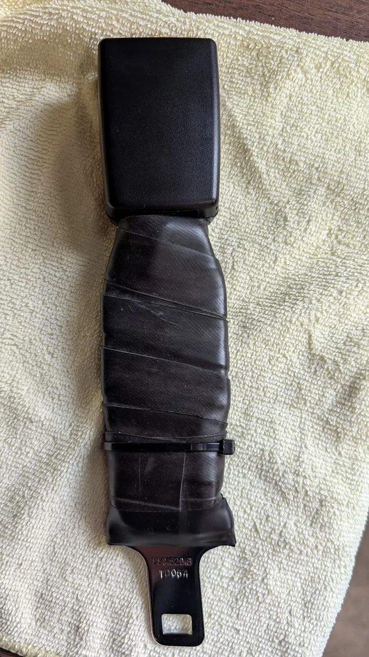 Ford Ranger OEM 24-26+ Ranger Custom stand-up and lay down seatbelt extenders PXL_20251027_214759950.MP