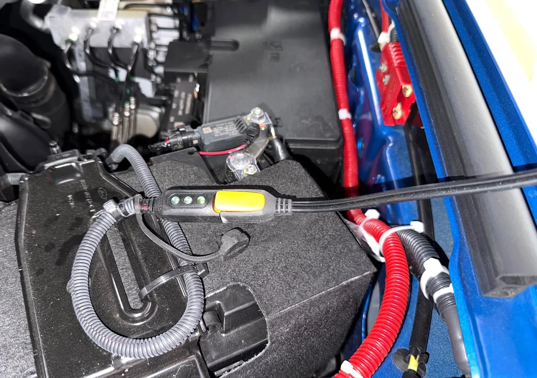 Ford Ranger 2025 Ranger Lariat Battery Maintainer Connection Locations IMG_2217
