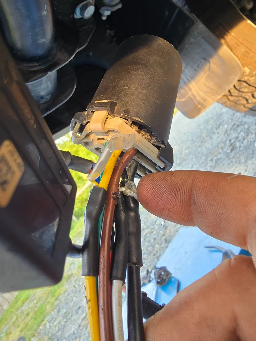 Ford Ranger 2025 XLT with a A.R.E. CX Classic truck cap installed 20250729_194019