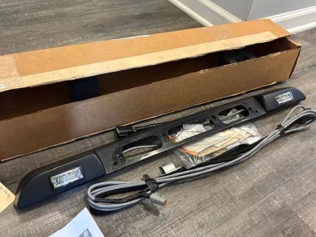 Ford Ranger Anyone running chase lights in the 3rd brake housing? s-l1200