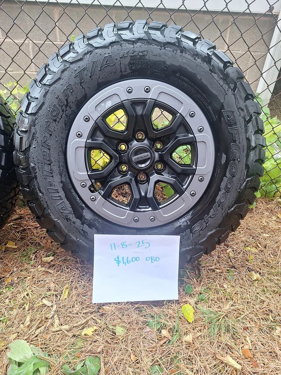 Ford Ranger 2024 ranger raptor beadlock wheels and spare with tires 20251108_130126