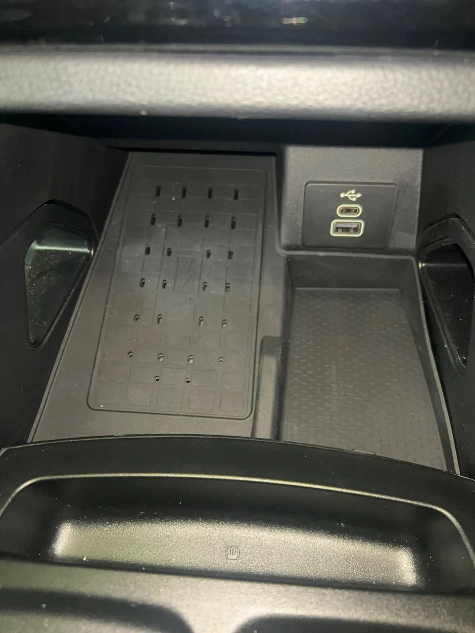 Ford Ranger 🎉 Muslogy 24+ Ranger Wireless Charging Mat Protector Giveaway! 🎉 73720-3f1948f1b1da5b669cd70b48fe07474a