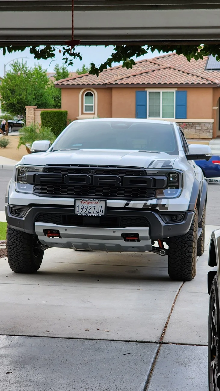Ford Ranger Ranger raptor front missing decal 20251112_155212