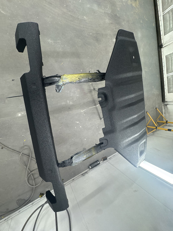 Ford Ranger Exterior mods: painted exhaust, tow hooks, calipers + rhino lined lower grill and skid plate FNDG2721-XL