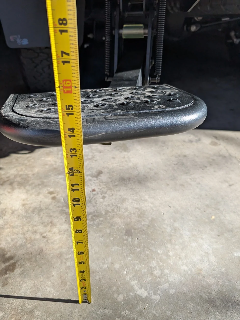 Ford Ranger Tailgate T-Step installed in 2025 Ford Ranger Raptor (USA) PXL_20251115_191816670.MP
