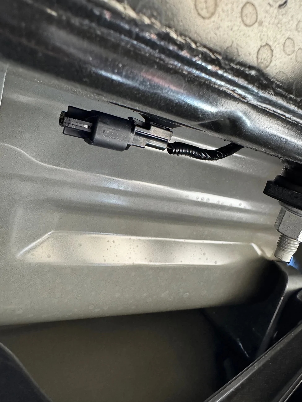 Ford Ranger 2025 Ranger - need help identifying wire harnesses under truck bed IMG_3446