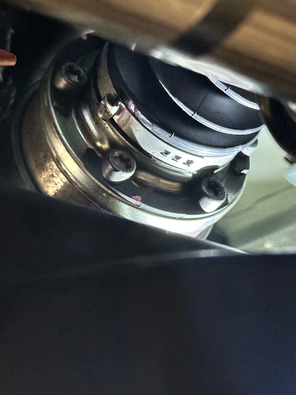 Ford Ranger Front Driveshaft Throwing Grease IMG_2764