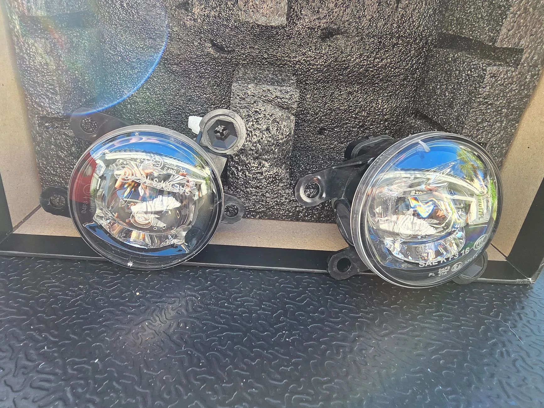 Ford Ranger OEM 2024 FORD RANGER RAPTOR fog lights 20251203_091348