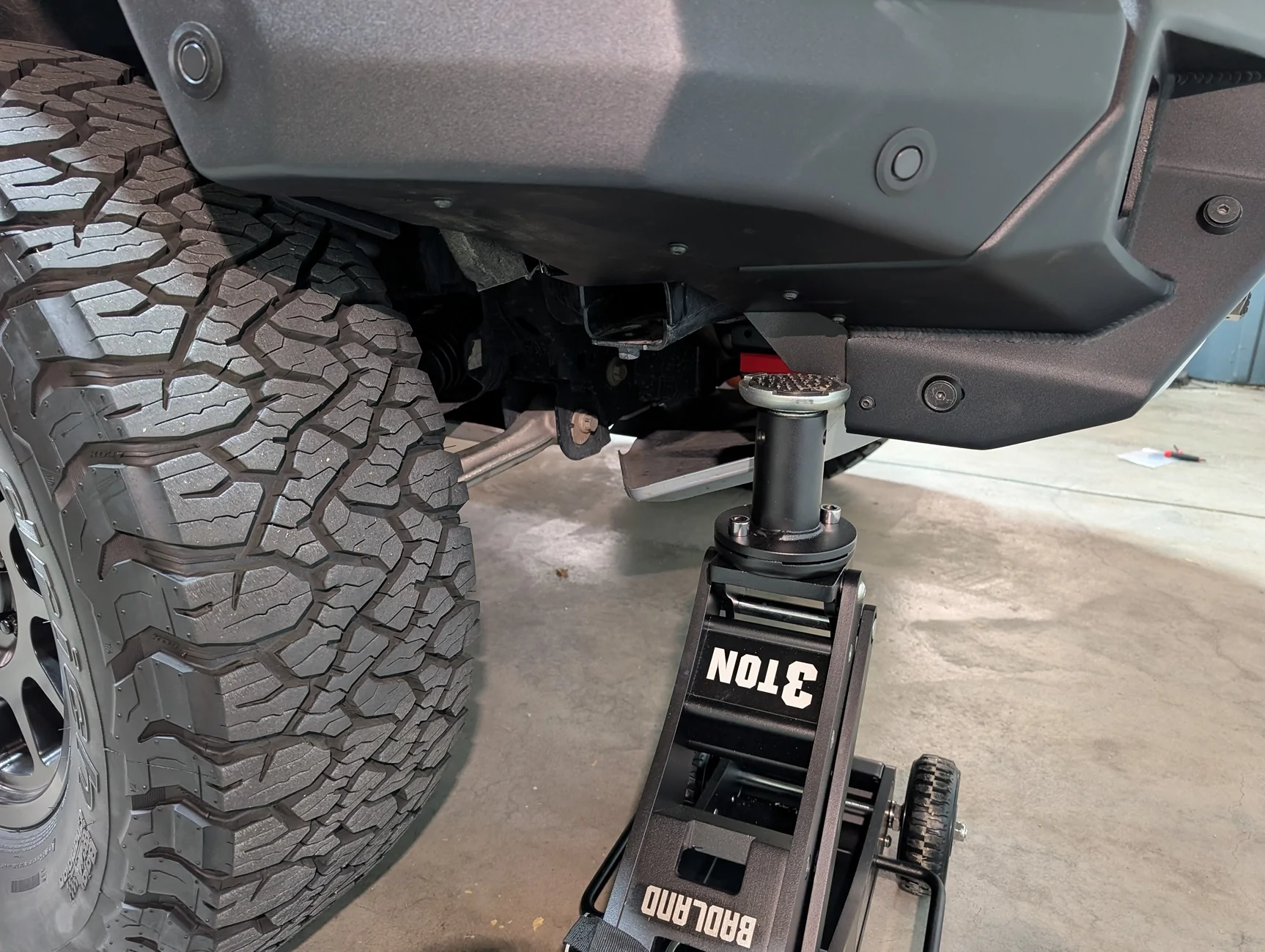 bumper_adjust_jack.webp