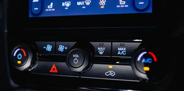 Ford Ranger I've owned my 2025 XLT for 2 weeks and I already hate the 12" vertical screen and lack of knobs {filename}