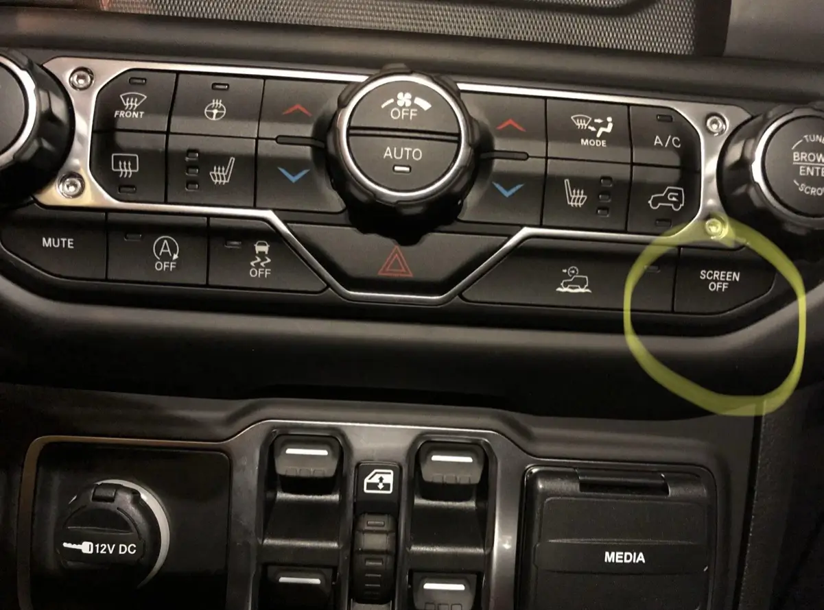 Ford Ranger I've owned my 2025 XLT for 2 weeks and I already hate the 12" vertical screen and lack of knobs {filename}