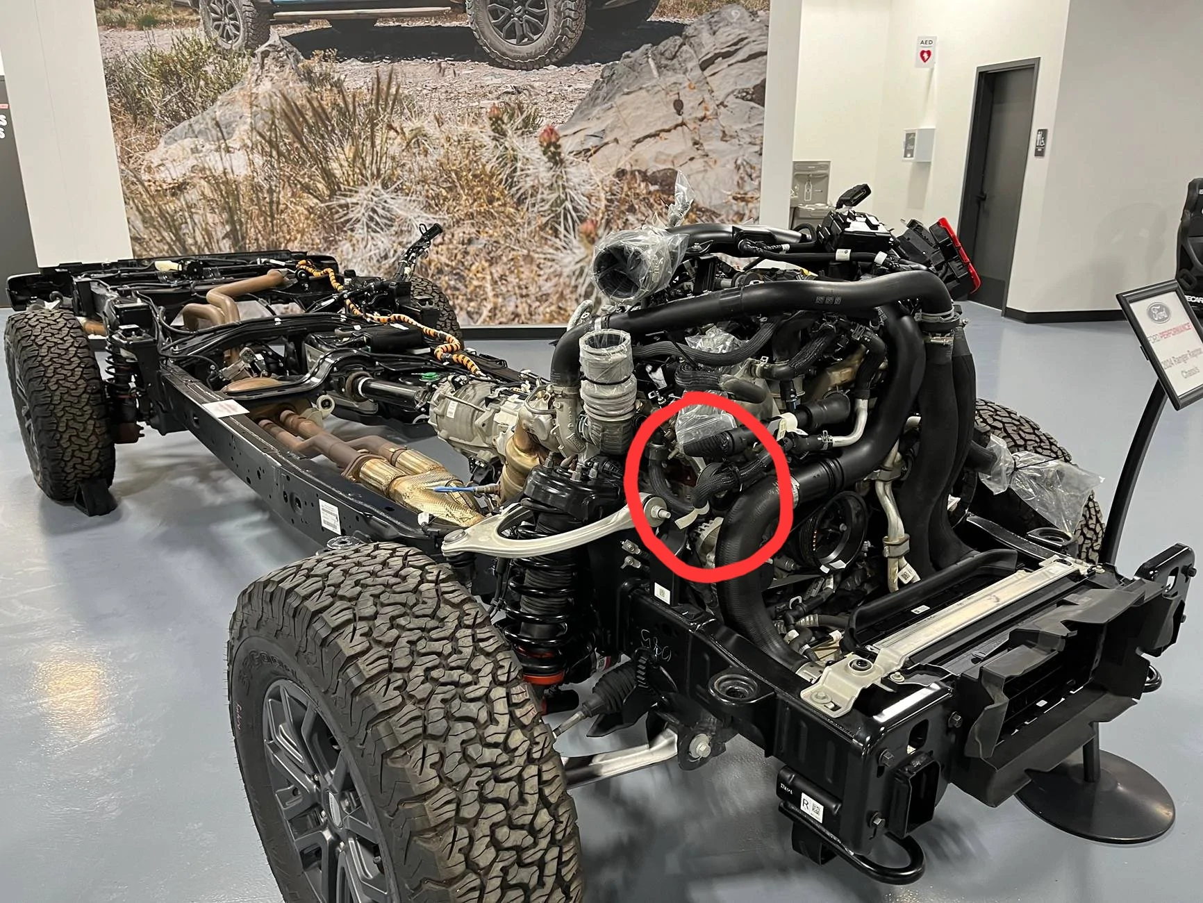Ford Ranger Pictures of the Ranger Raptor 3.0 V6 engine assembly out of the truck? 55185-06dfb367e878a99ebec7324eec751e70