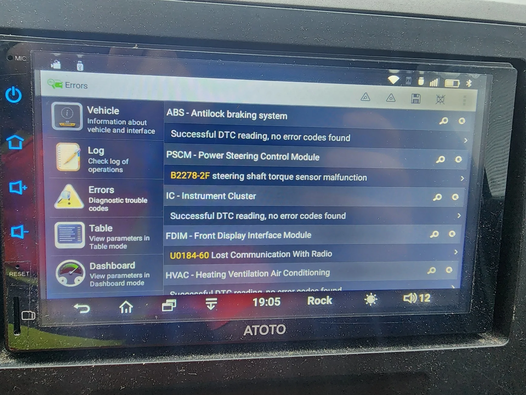 Ford Ranger I've owned my 2025 XLT for 2 weeks and I already hate the 12" vertical screen and lack of knobs 20230809_190535