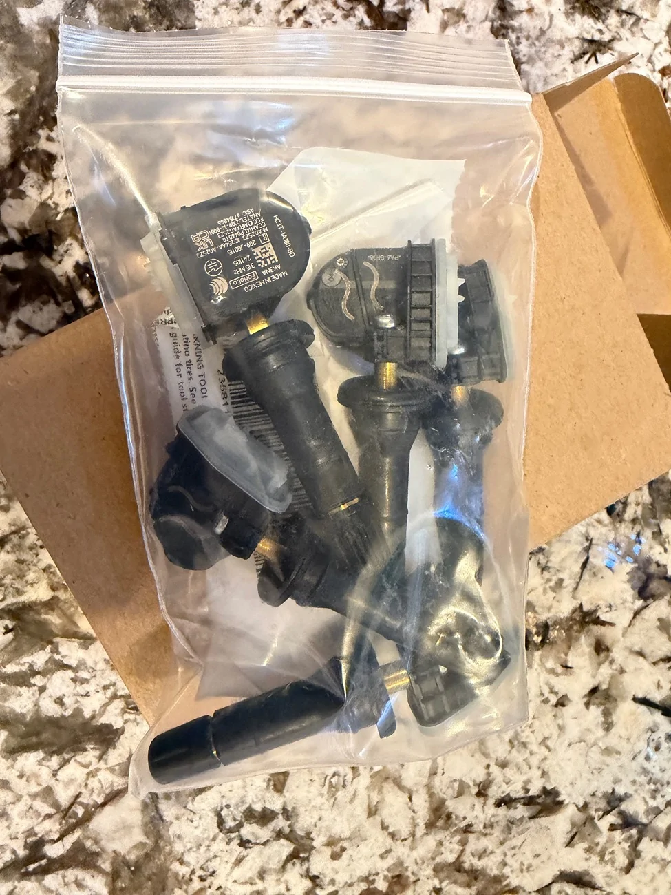 Ford Ranger New set of Ford TPMS sensors (5x) with programming tool IMG_0152