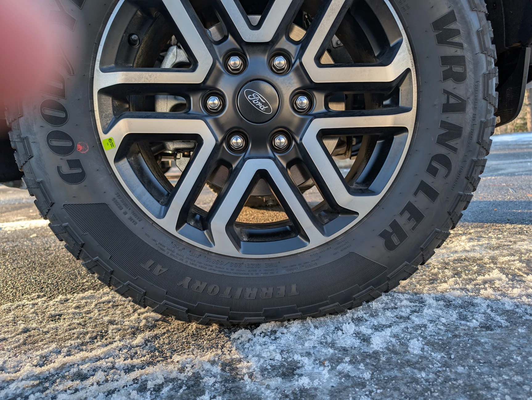 Ford Ranger 2025 Lariat 18" Wheels and Like-New Tires PXL_20251231_164733495