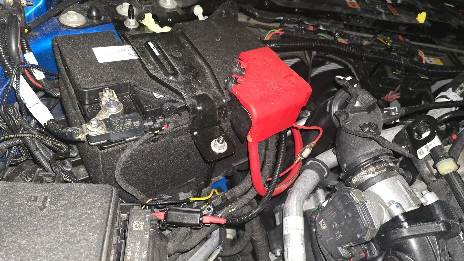 Ford Ranger Tapping into aux battery terminals 20251207_192212