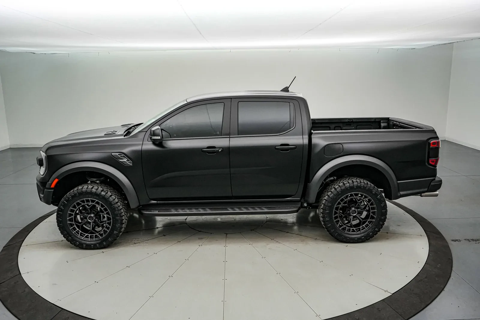 Ford Ranger Ford Ranger Sets Record Annual Sales (+54% Increase) in 2025 1767898851072-j2