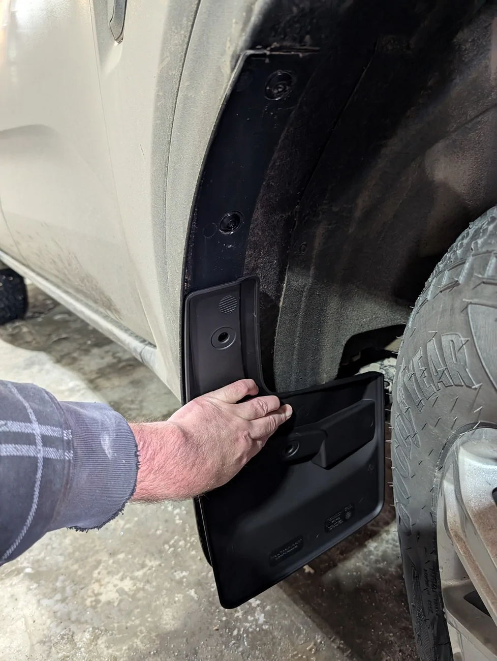 Rock guard in front of rear wheels, what are my options? RIP my paint ...