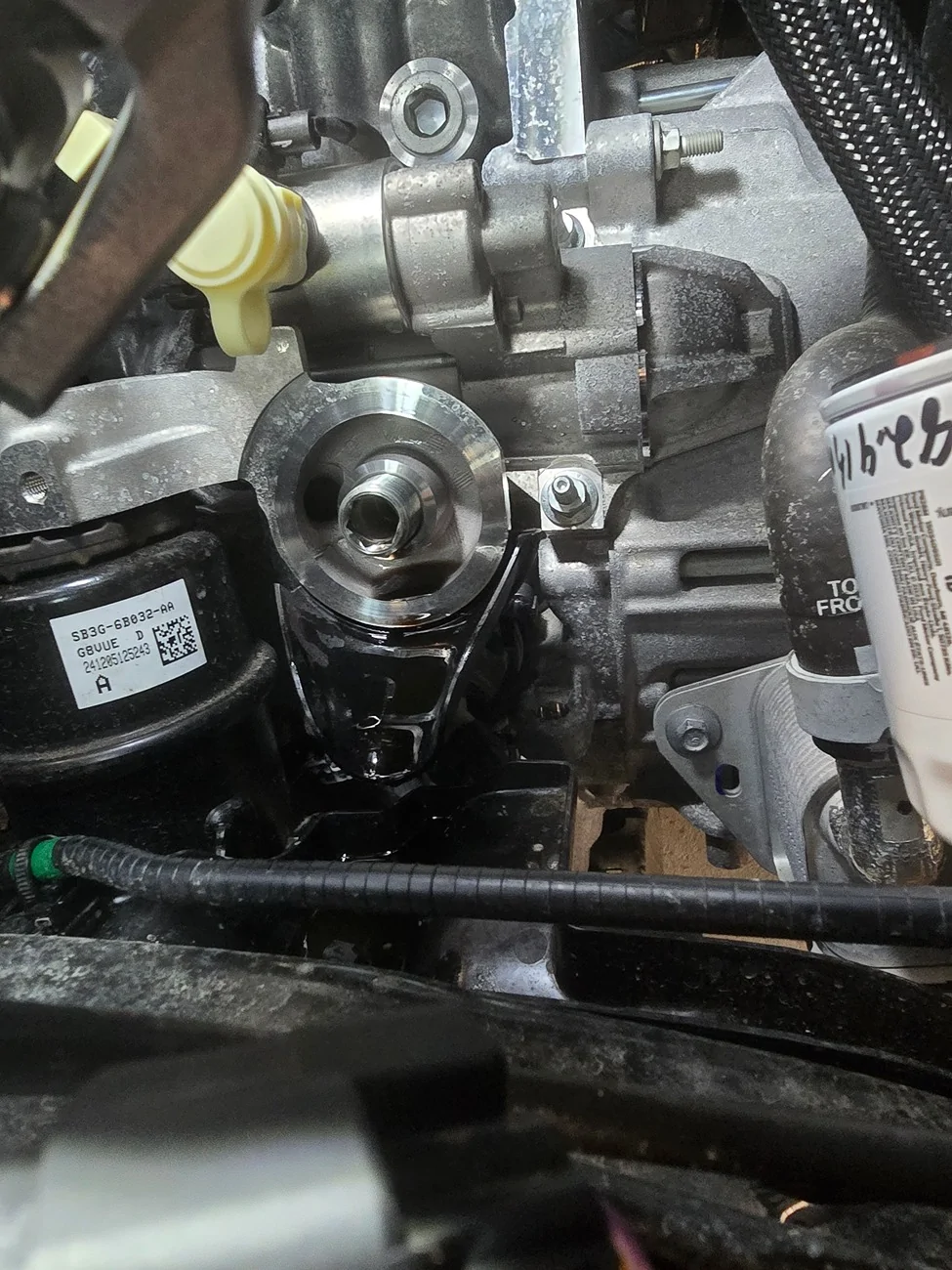 Ford Ranger Changing oil filter 2.3L MPC 20250506_181320