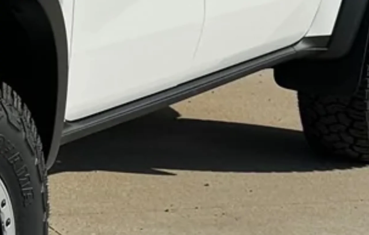 Rock guard in front of rear wheels, what are my options? RIP my paint ...