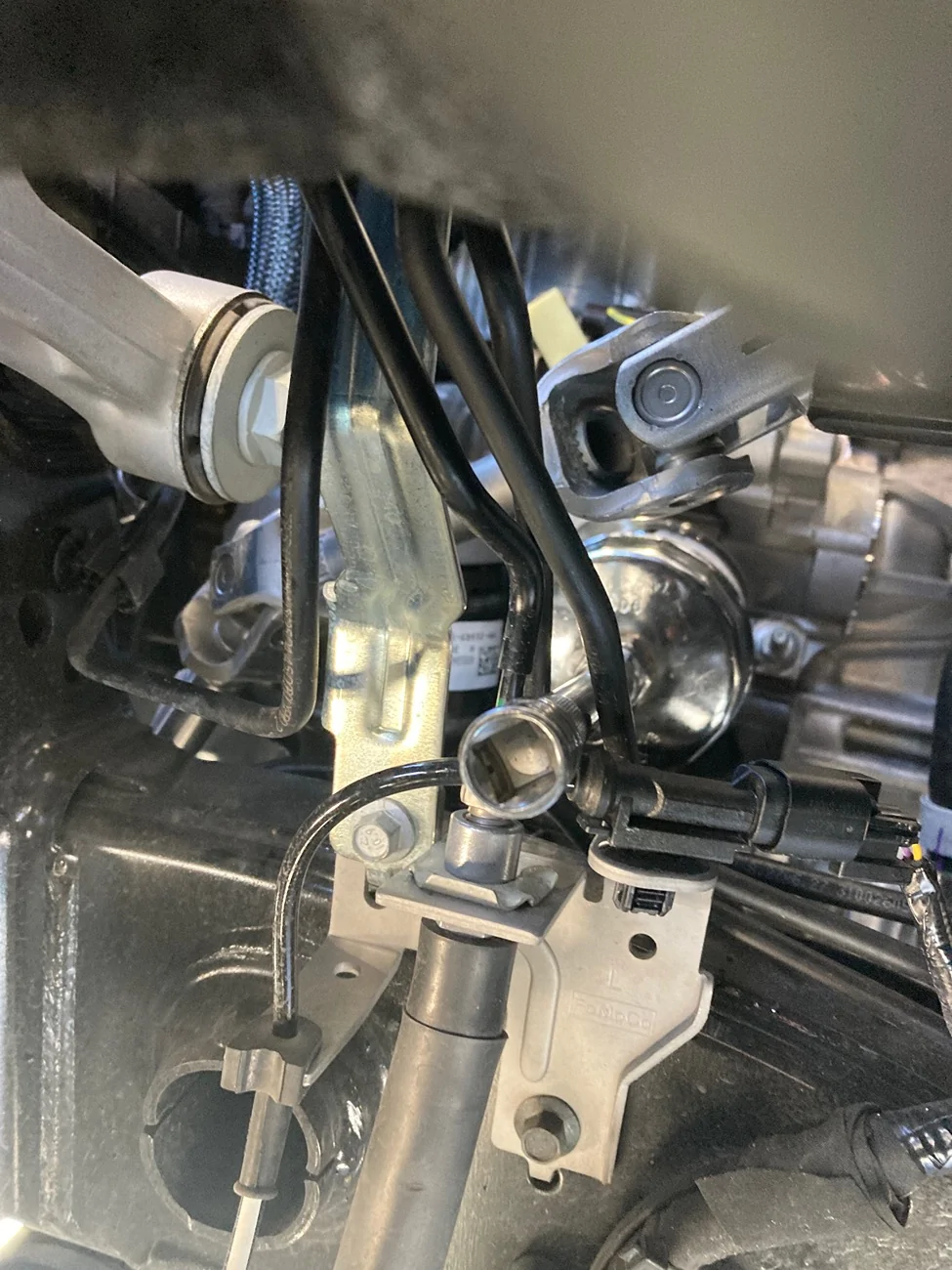 Ford Ranger Changing oil filter 2.3L MPC IMG_1757