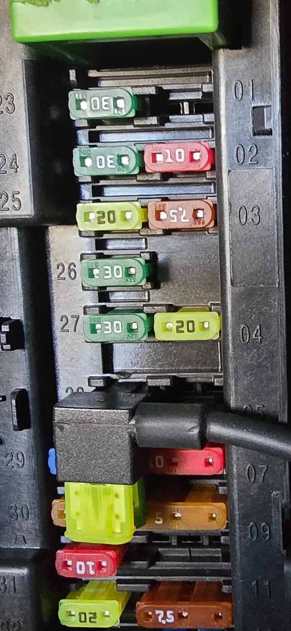 Ford Ranger Additional 12V socket needed FusedJumperHotalways