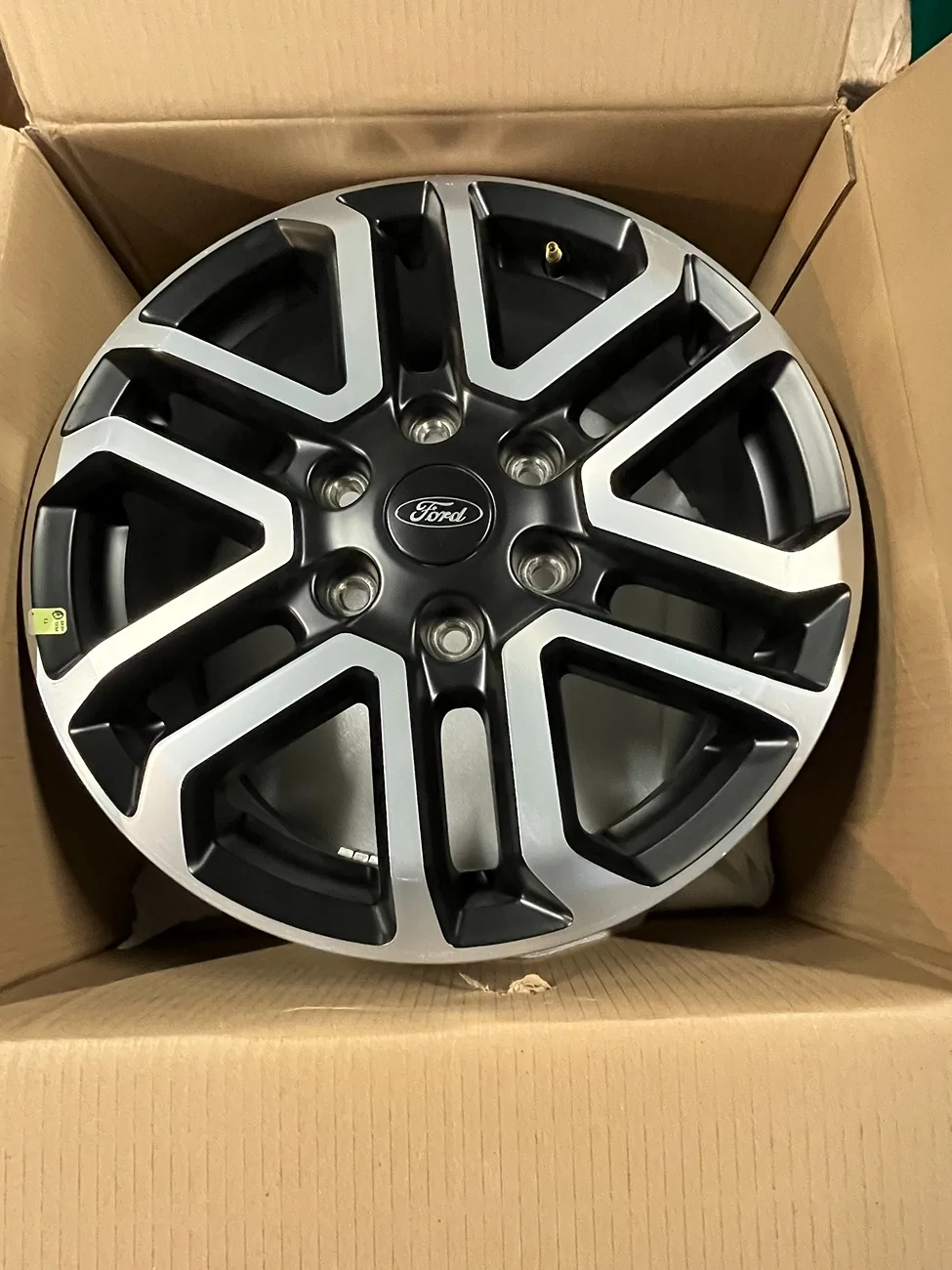 Ford Ranger 2025 Lariat Wheels for sale (OEM take-offs): MINT wheel 1