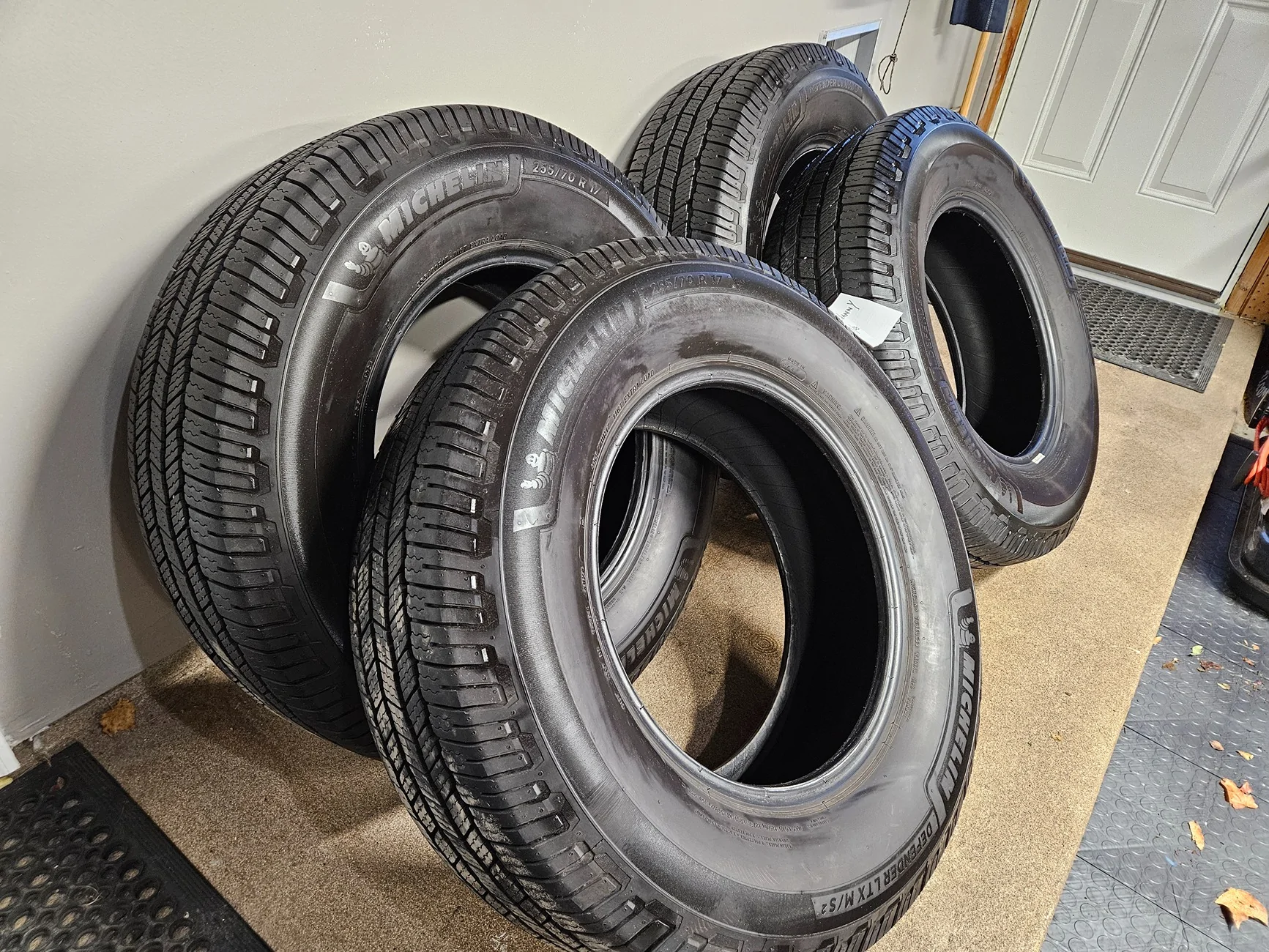 Ford Ranger (4) Michelin Defender LTX M/S2 (255/70R-17) 20260202_170922