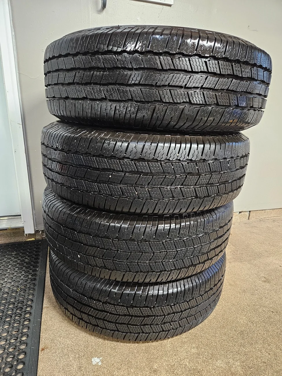 Ford Ranger (4) Michelin Defender LTX M/S2 (255/70R-17) 20260202_171228