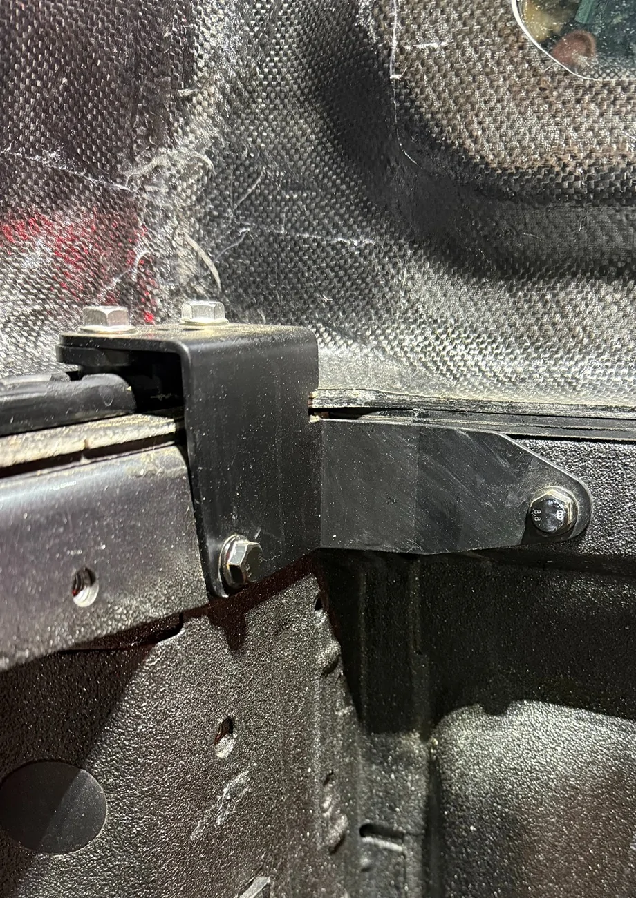 Ford Ranger Bolt down topper? Front Bracket