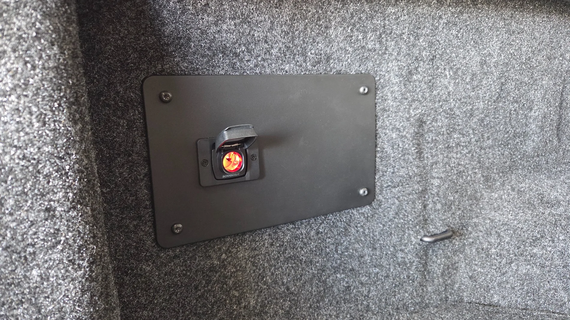 Ford Ranger What did you DO TO your 6G Ranger today? 🧰 🛠️ ⚙️ 🧽 12V socket red light
