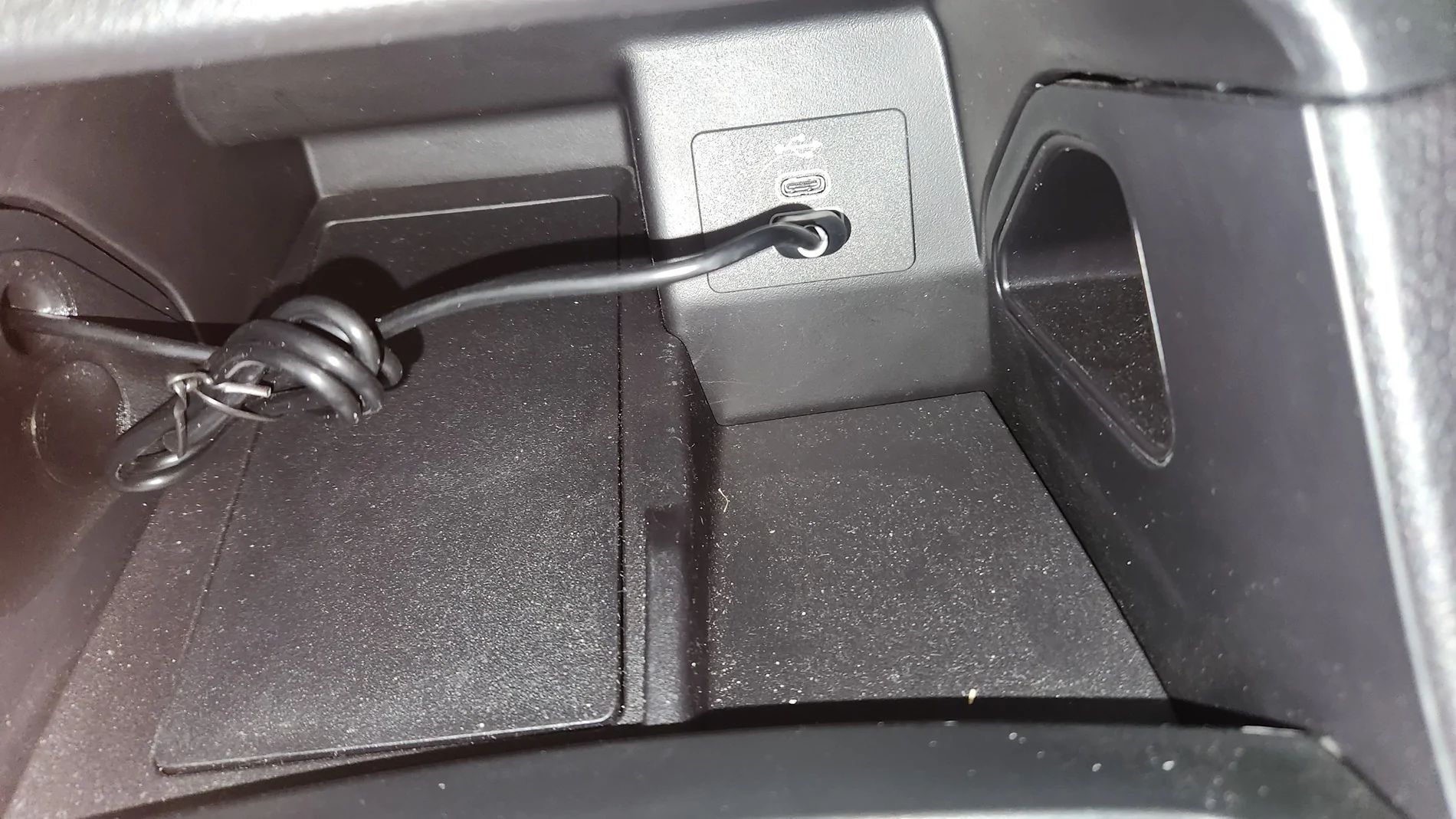 Ford Ranger Console Side phone mount with Qi2 charging 20260213_160423