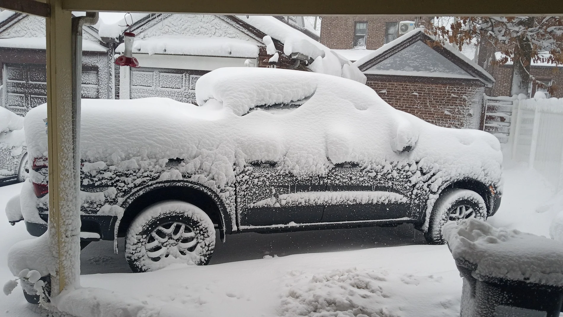 Ford Ranger Ranger under cover ------   of snow Ranger under cover