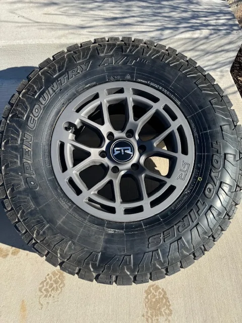 Ford Ranger *SOLD* RTR Wheels Tech 6 Bronco / Ranger 17x9 +30 Satin Charcoal 6x139.7 Toyo Tire Open Country A/T III - Madison, WI IMG_8436