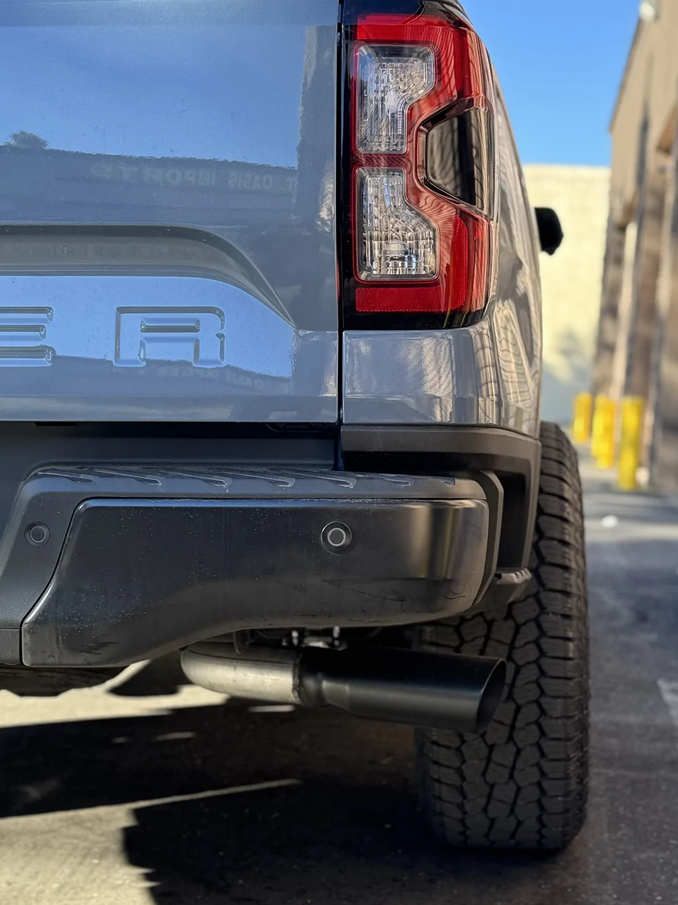 Ford Ranger Bigger tires 2 inch leveling kit side_1_tir