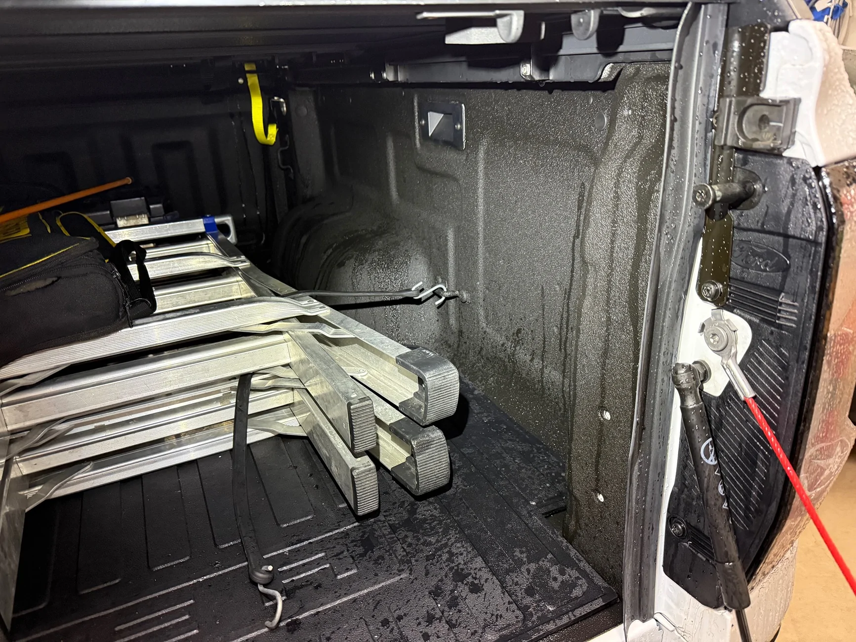 Ford Ranger Leer HF650M Leakage IMG_0456