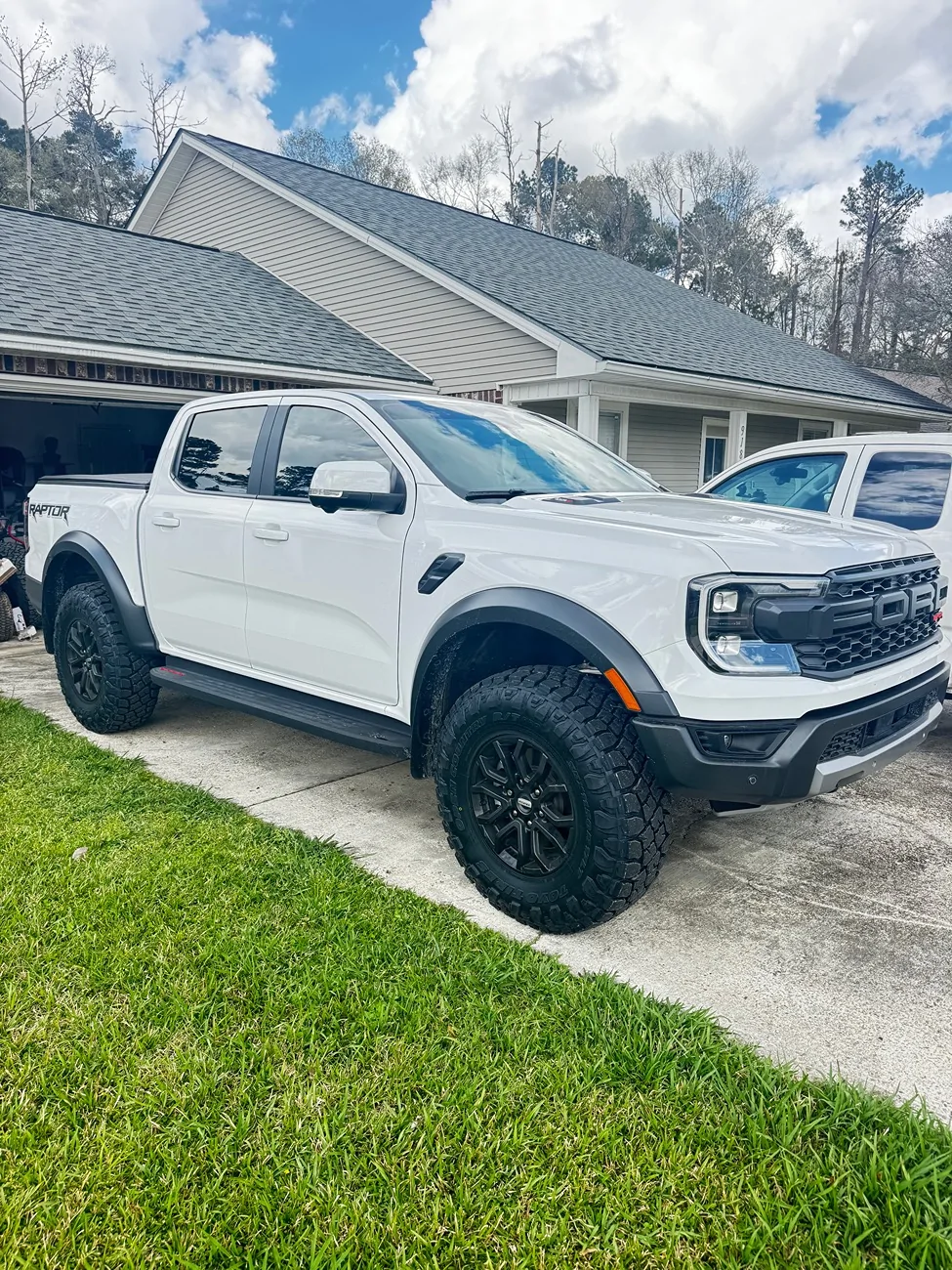 Ford Ranger Raptor stock wheels and 35s? *UPDATED* IMG_1550